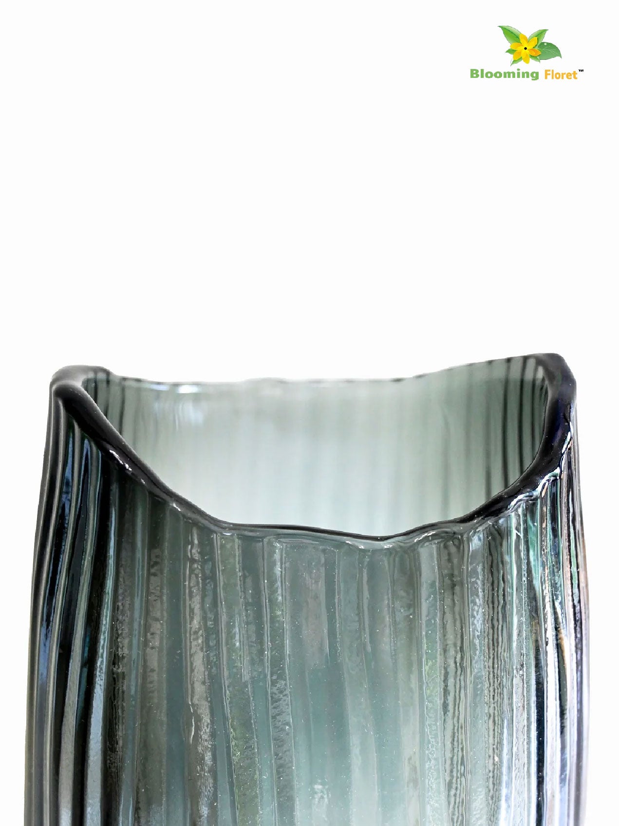 Elegant Noir Ribbed Glass Vase