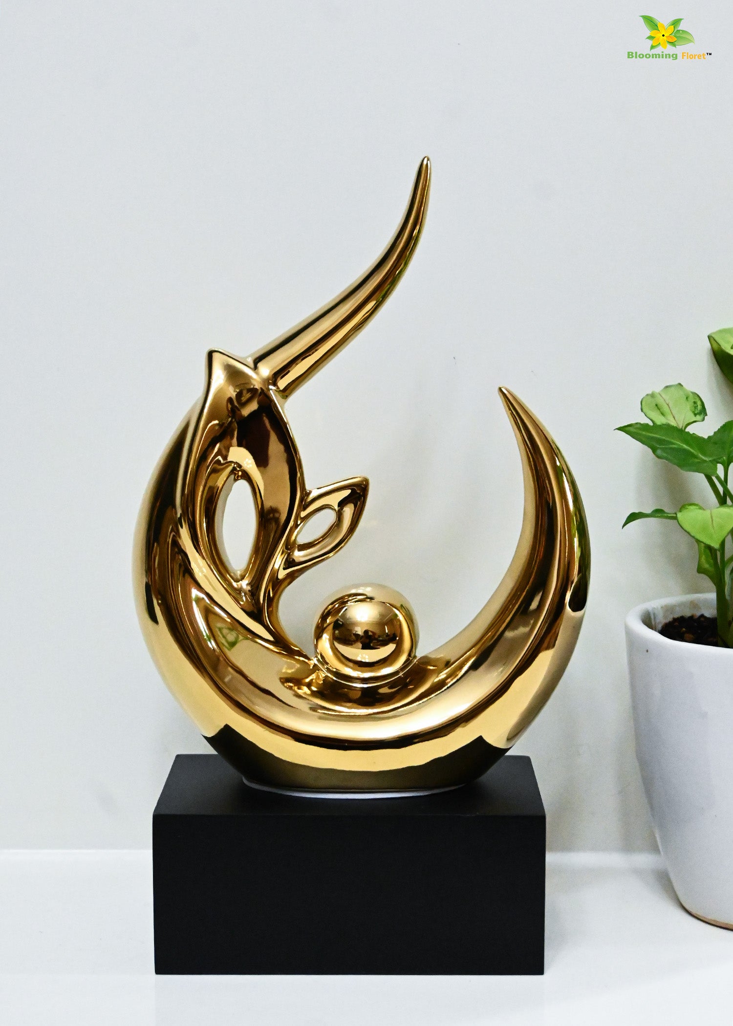 Abstract Modern Sculpture - Medium