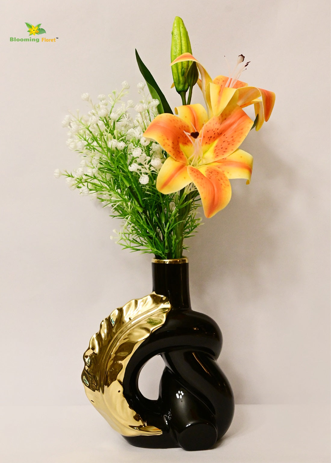 Modern Ceramic Leaf Vase | Black | 20 cm