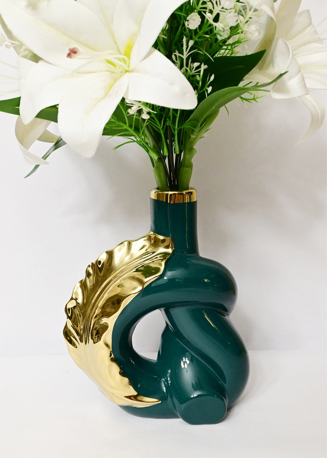 Modern Ceramic Leaf Vase | Green | 20 cm