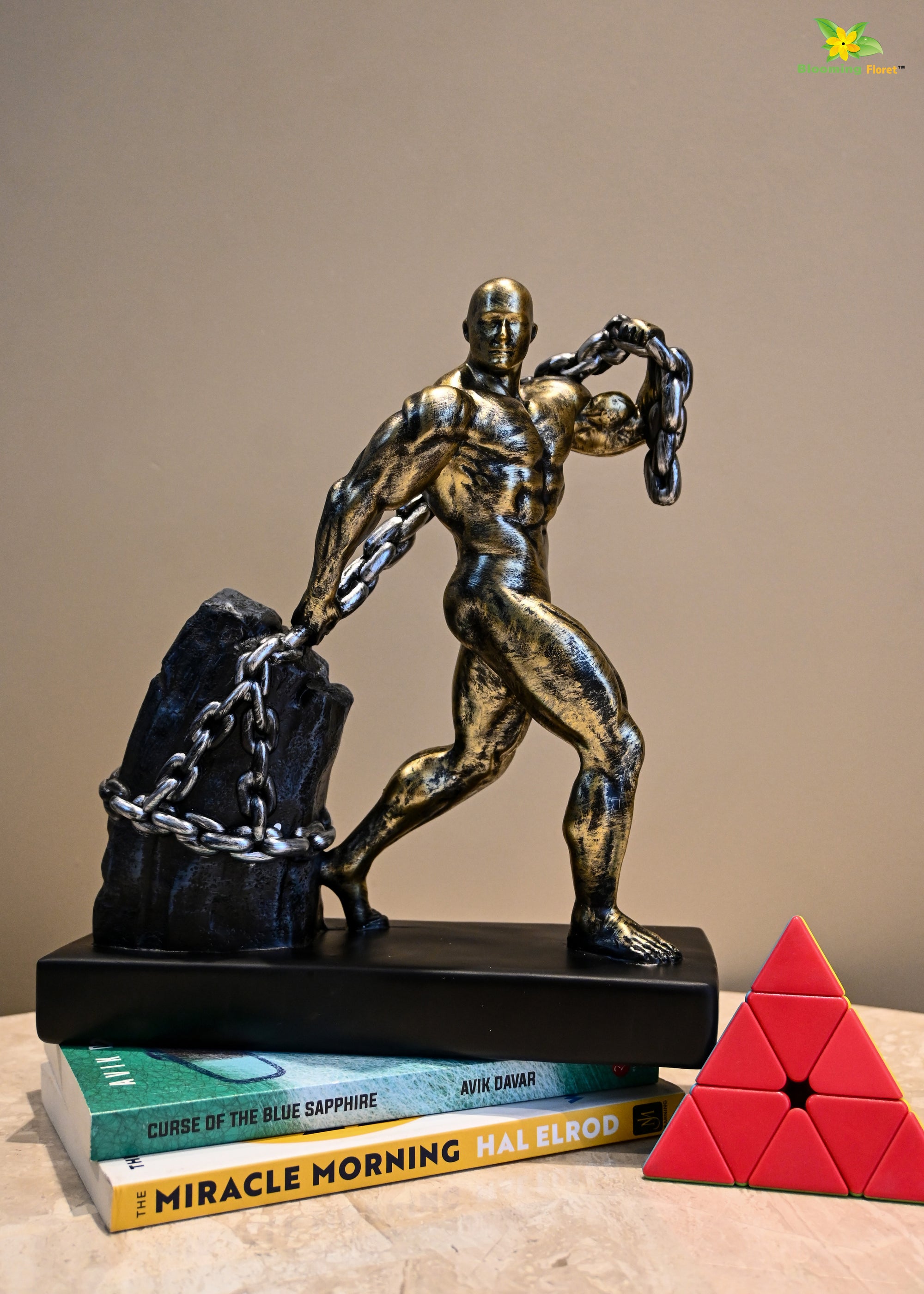 Elite Weightlifting Man Sculpture - Gold