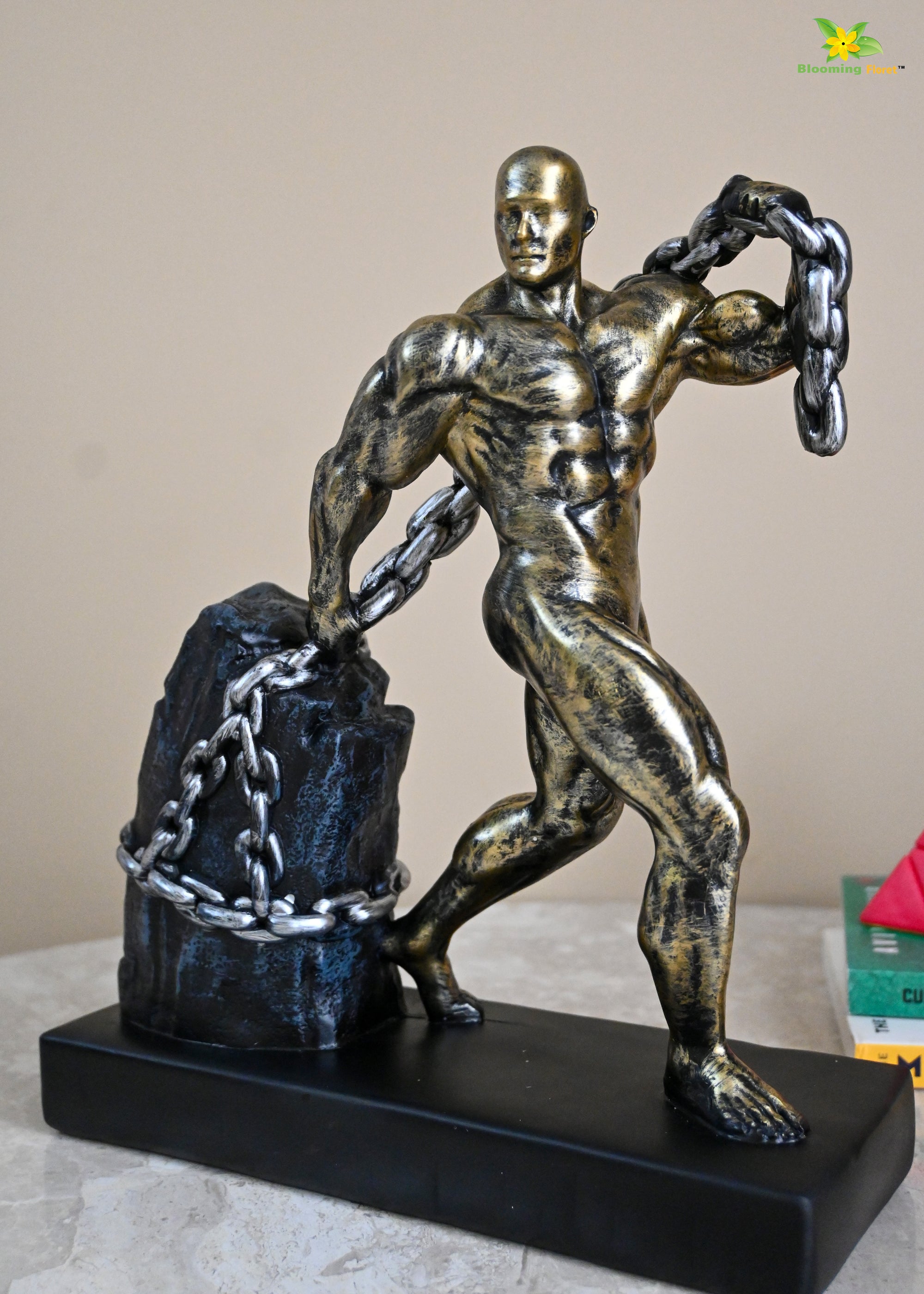 Elite Weightlifting Man Sculpture - Gold