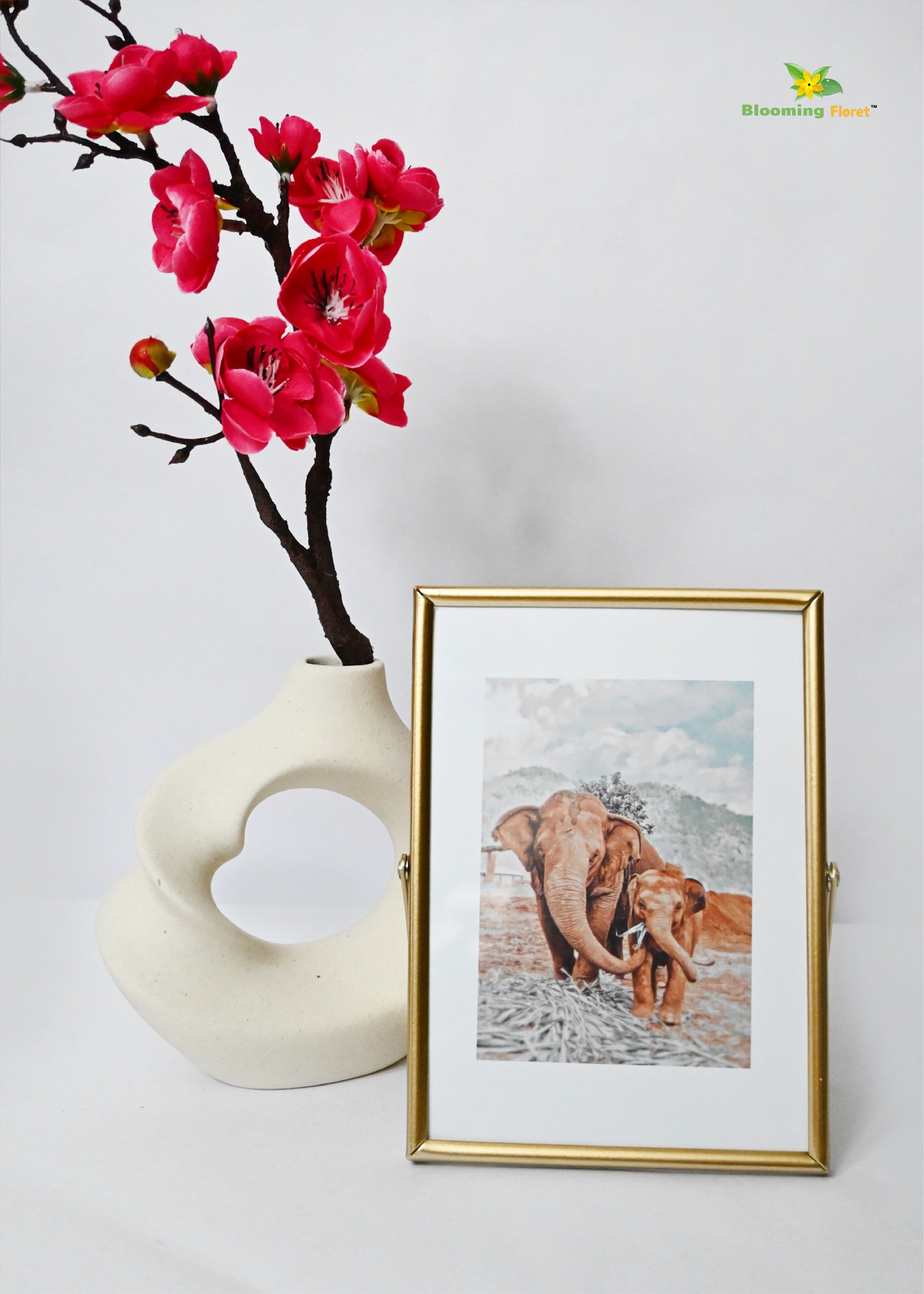 Elephant Metal Photo Frame (13.5 x 19cm)