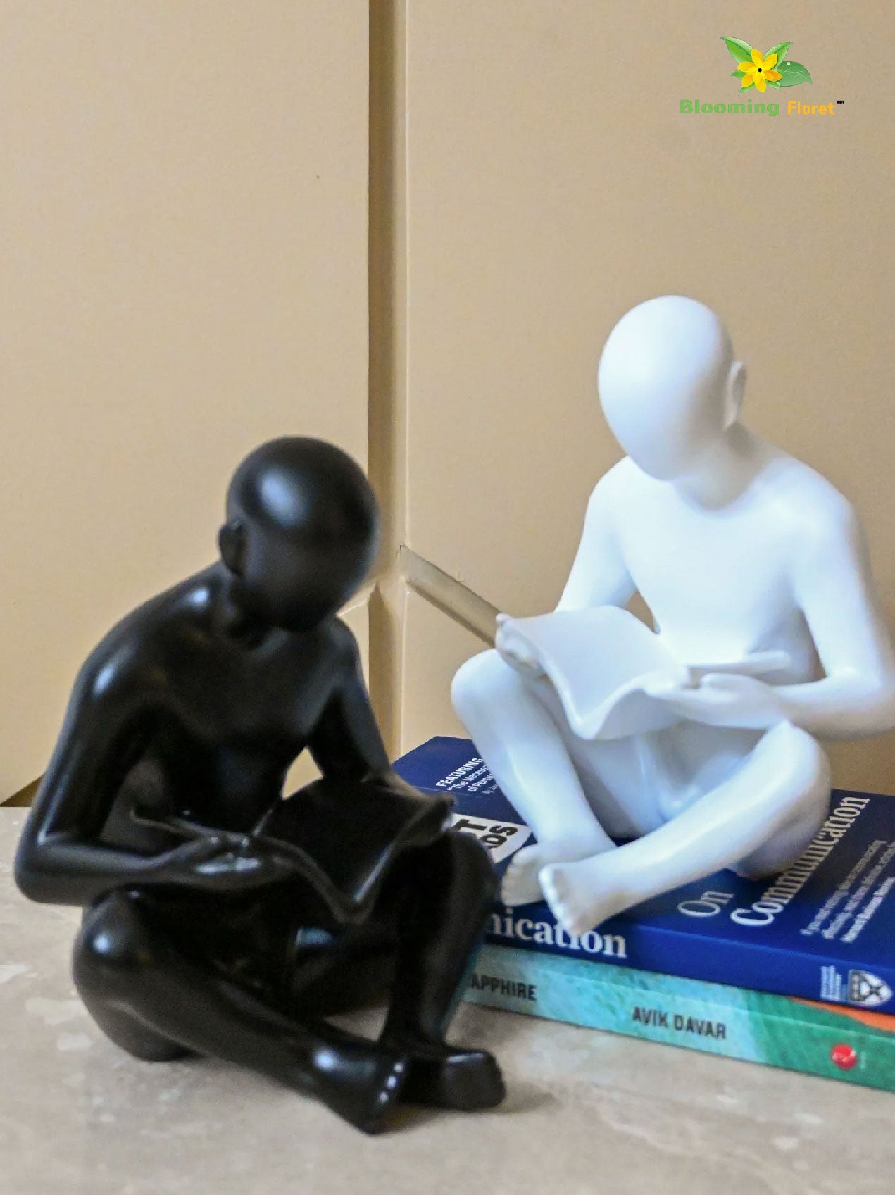 Readers Duo - Black and White