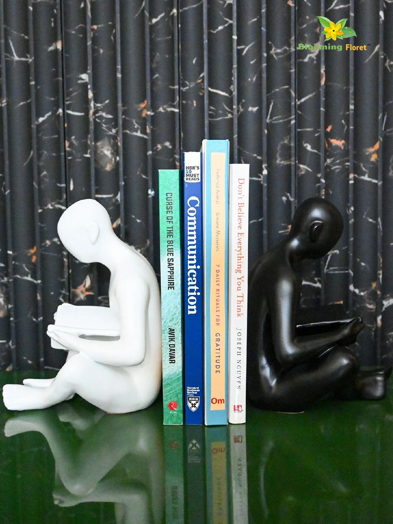 Readers Duo - Black and White