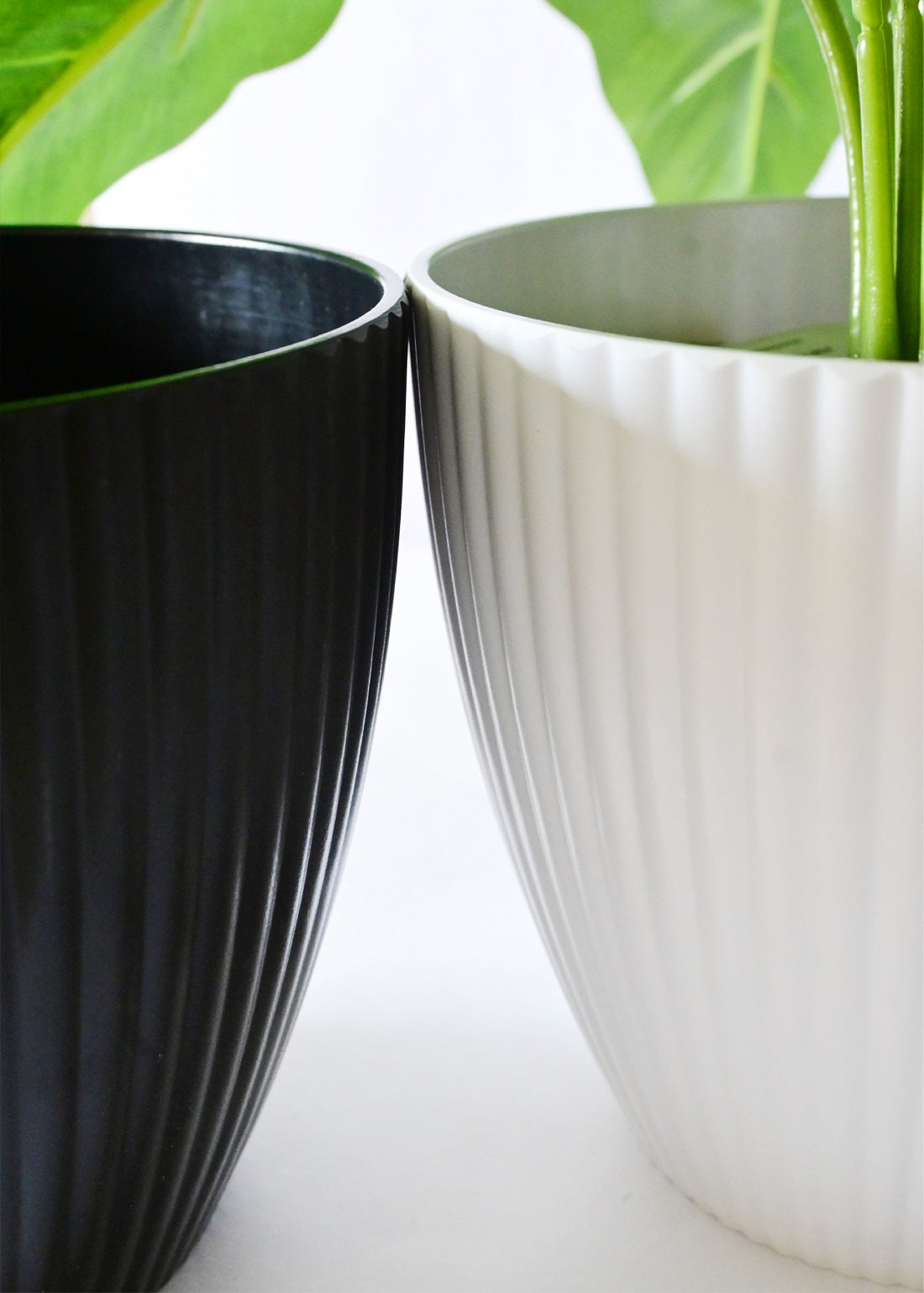 Elegant Ribbed Melamine Pot