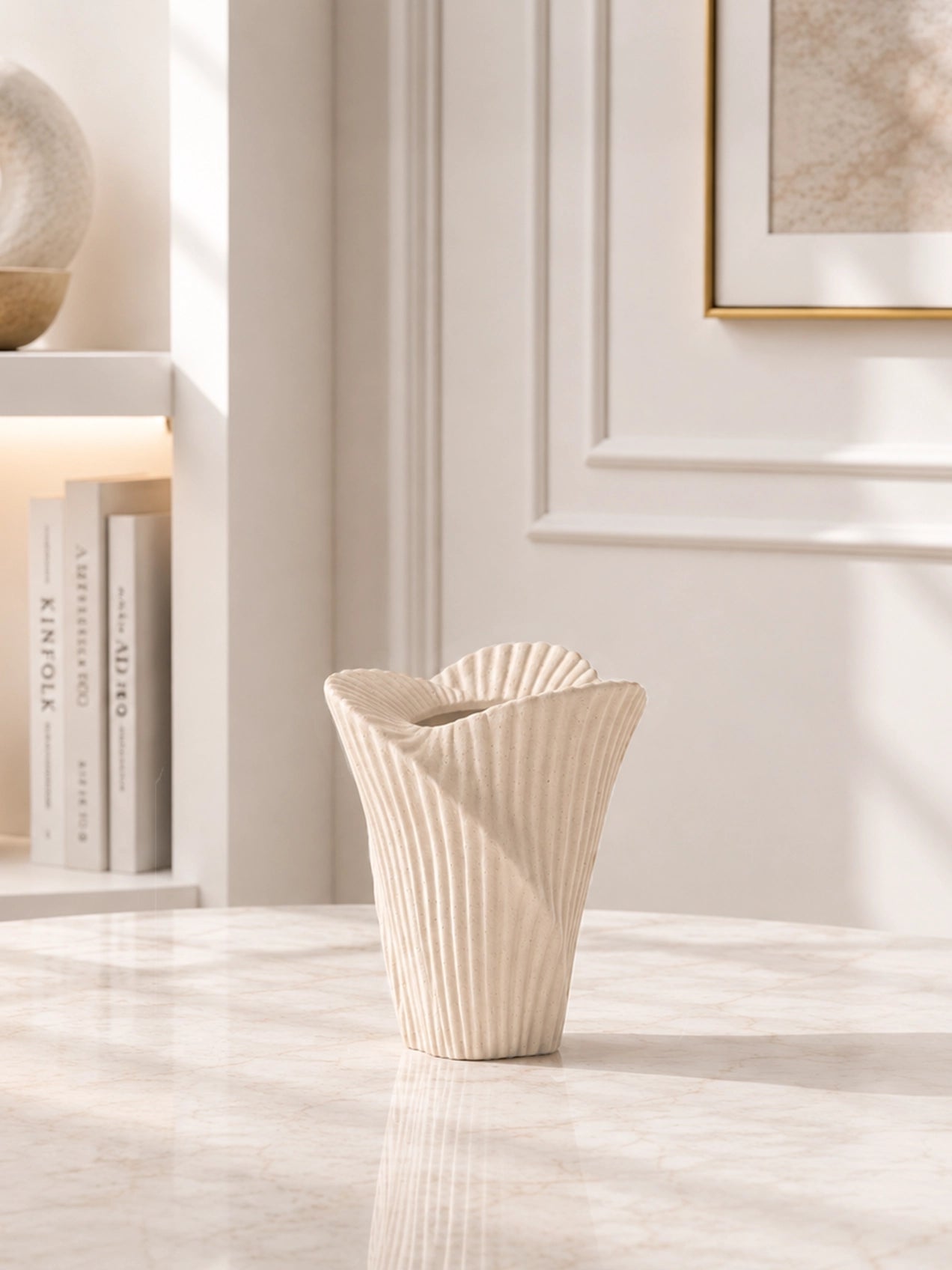 Curved Flow Vase | 21 cm