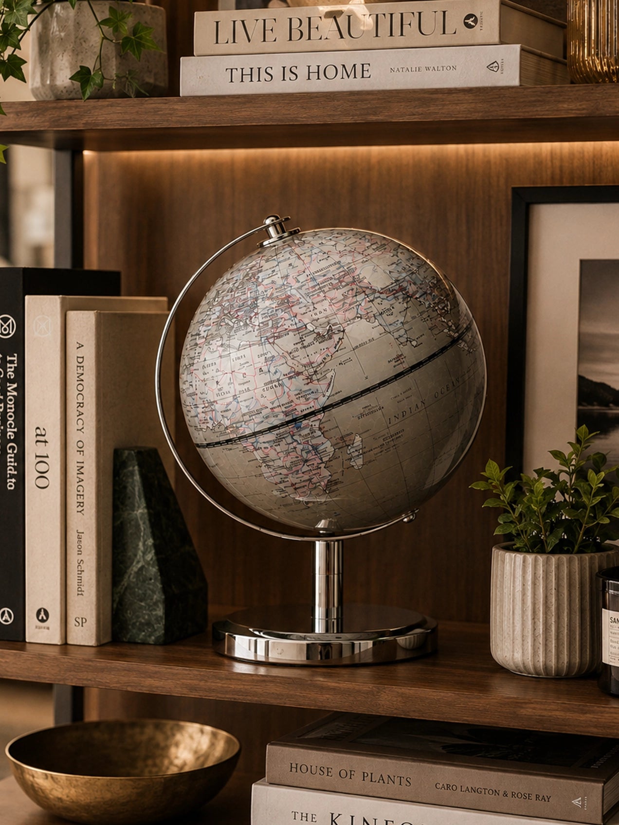 Silver Globe | Plain Silver Stand | 19 cm