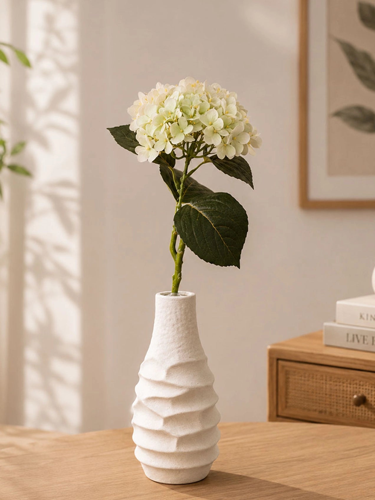 Guixiang Moonlit Candle & Diffuser Set with White Hydrangea